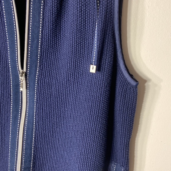 Chico’s Weekend Vest - Picture 2 of 10